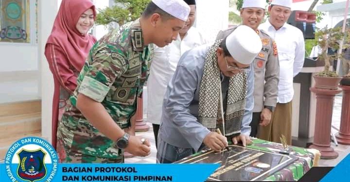 Bupati Anwar Sadat Resmikan Masjid As-Syarif Kodim 0419/Tanjab