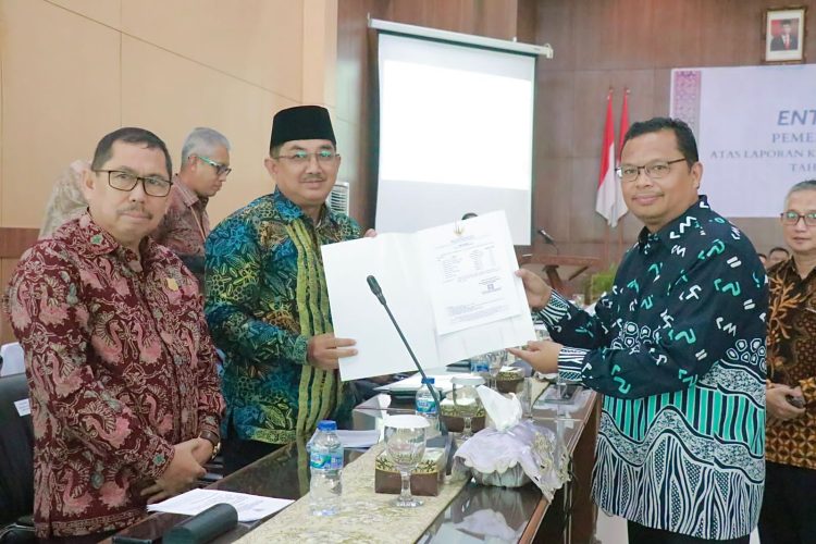 Bupati Tanjab Barat Hadiri Entry Meeting Tim BPK RI Perwakilan Jambi