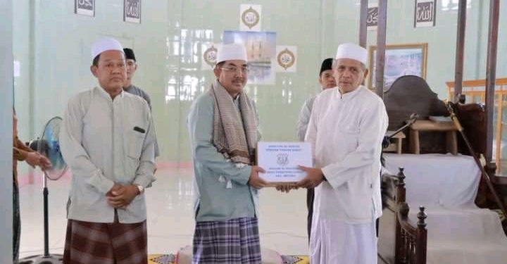 Bupati Tanjab Barat Laksanakan Kunjungan Safari Jumat ke Masjid Al-Kautsar Desa Pematang Lumut